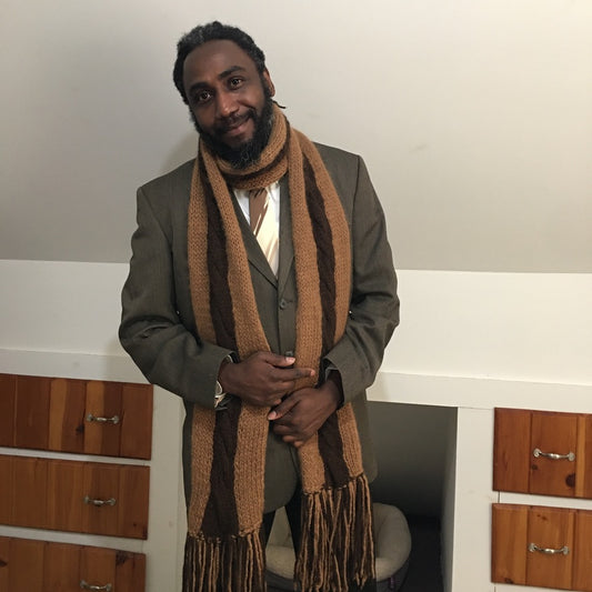 GT Scarf pattern Intarsia Knit Cable Bulky